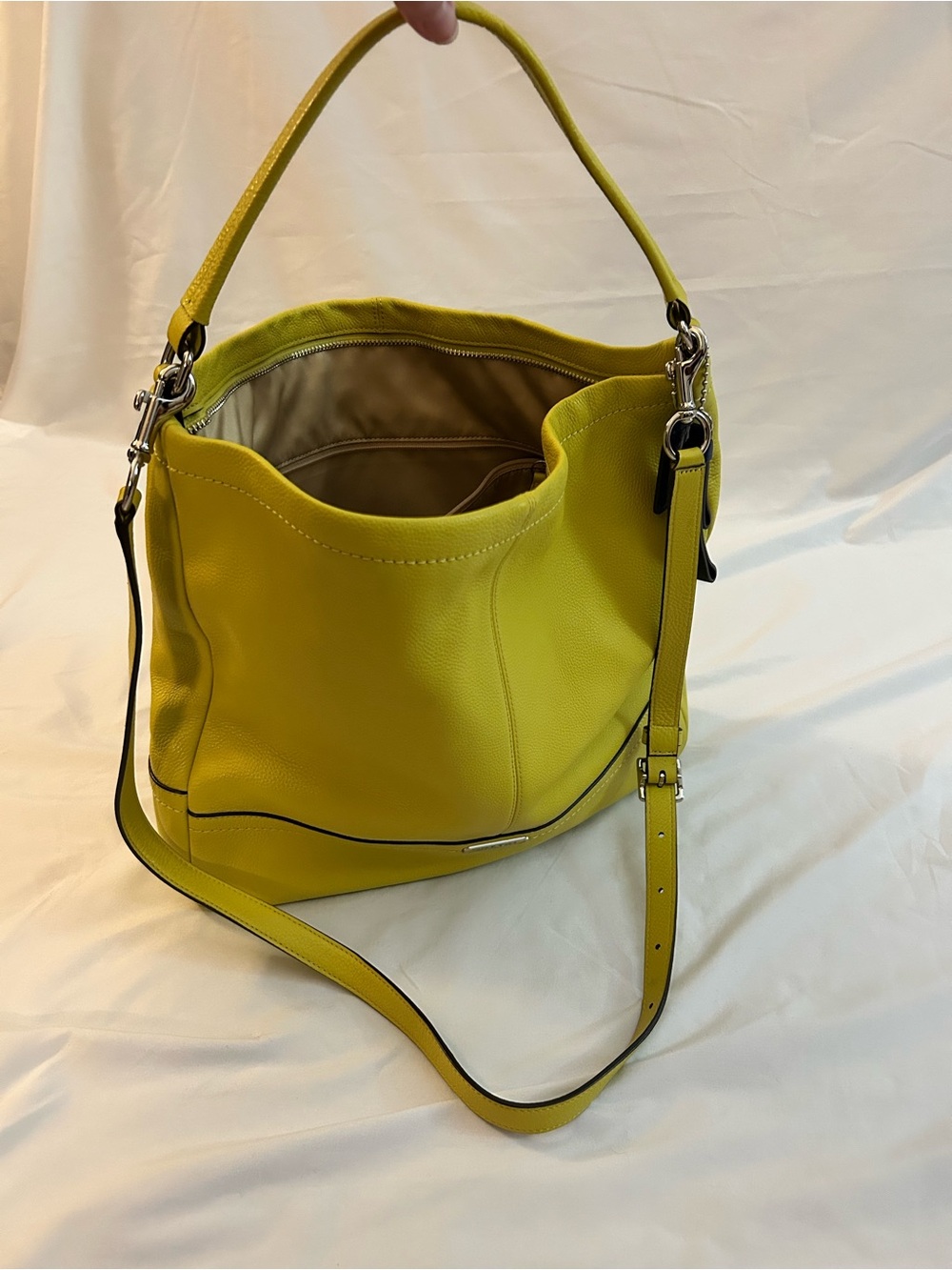 Coach Park Pebbled Leather Hobo - Picture 9 of 14